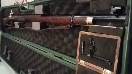 Retirado de la venta
 fusil Volunteer de Hege.
Calibre 451
Alexander Enry. Small Bore. 32