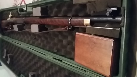Retirado de la venta
 fusil Volunteer de Hege.
Calibre 451
Alexander Enry. Small Bore. 31