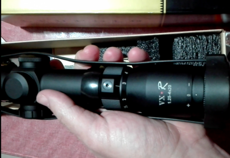 Vendo visor LEUPOLD VXR 1,25.4—20 con retícula iluminada completamente nuevo, impoluto. Utilizado en dos 10