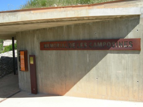 :evil:  :evil:  :evil: 

 http://www.telecinco.es/informativos/sociedad/noticia/45957/Cientos+de+cadaveres+de+la+Batalla+del+Ebro+permanecen+a+la+intemperie+ 170