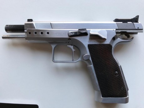 Vendo TANFOGLIO LIMITED, 9 mm/Pb, inox, con dos cargadores de 17 y uno de 16, con dos gatillos uno recto 10