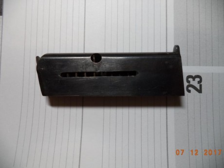 Cambio cargador de la foto por cargador de Astra 3000 (9 corto) o lo vendo por 20 € 00