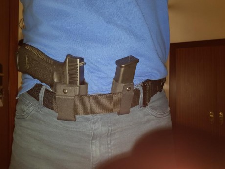 Vendo Glock 17 la cual ha sido usada siempre como arma de servicio, no más de 250 disparos.
También entrego 00