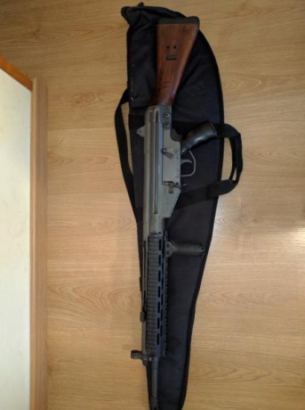 Buenasss

Vendo CETME C con guardamanos táctico con tres raíles picatinny (creo que tengo también el original) 02