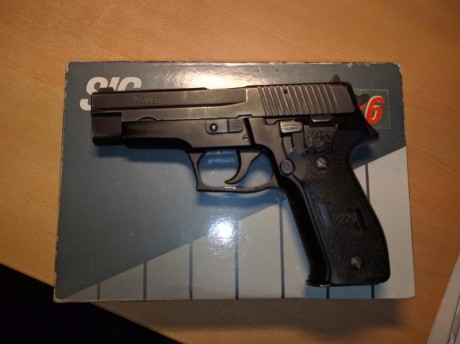 Buenasss

Vendo SigSauer P226. Tiene unos 500 disparos. No se aprecia bien en la fotografía pero en la 00