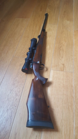 Buenos dias
Vendo rifle Heym SR21 con visor Leupold European 4-12x40. Tubo de 30. Version europea de la 10