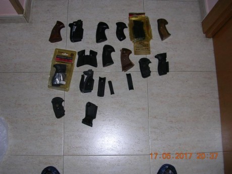 Lo dicho estoy buscando cahas anatomicas y pachmayr de combate para astra match.
seguro que alguien tiene 20