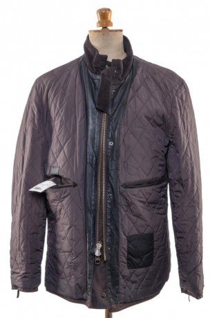 Auténtica BARBOUR WAX ​​& UTILITY JACKET en color marrón y talla M.

IMPERMEABLE y TRANSPIRABLE. Hecho 20