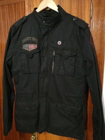 CHAQUETA DE LA MARCA SCHOTT EN ALGODÓN ,TIPO M-65 EN PERFECTO ESTADO.COLOR NEGRO Y TALLA L AJUSTADA

REBAJADA 00