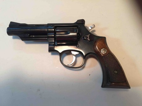 vendo revolver Uberti calibre 45LC de 7 pulgadas y media esta guiado con AE tiene el bope pasado pero 00