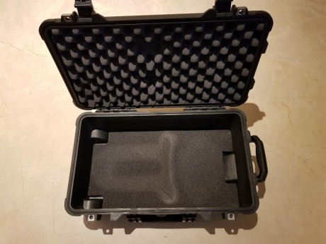 Hola vendo Maleta Peli. Las medidas interiores son Largo 500mm x ancho 270mm x profundo 140mm. Precio 20