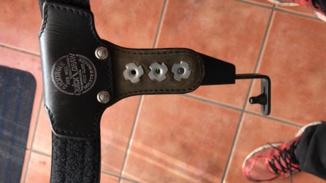 La funda es para Sps , Sti ,sv o similares esta nuevo solo un uso cinturón de 120 todo por 80€ Cinto vendido 02