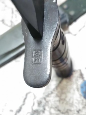 Buenas, vendo...
Bayoneta italiana en estado nueva correspondiente al fusil  producido por Beretta BM 11