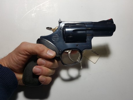 Buenas tardes
Vendo revólver Astra Terminator, de 3", cal 44 mag.
Cachas de goma paychmar.
Depositado 02