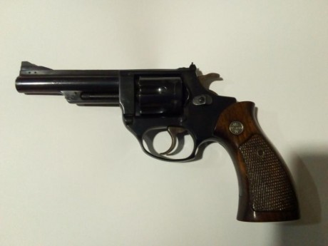 Antes de nada, presentarme. Saludos al foro y paso a lo que me ocupa.

Vendo revólver Astra Cadix cal 01