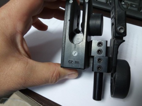 Buenas:

Vendo funda para IPSC de la marca Ghost valido para CZ .Como podeis ver en las fotos esta a sin 00