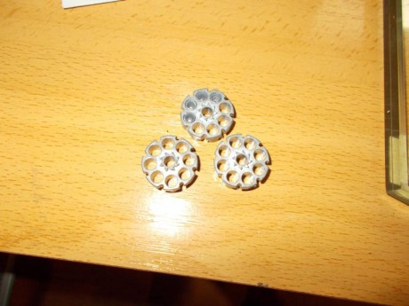 Hola, vendo tres cargadores para la Beretta 92 FS de Umarex, el precio es de 19 euros los tres puestos 00