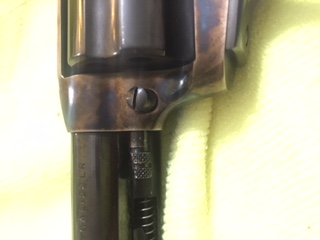 Supongo que los poseedores de replicas de revolveres uberti ya lo conoceran pero por si alguien lo desconoce 01