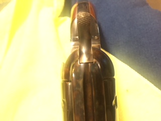 Supongo que los poseedores de replicas de revolveres uberti ya lo conoceran pero por si alguien lo desconoce 00