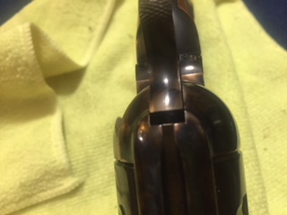 Supongo que los poseedores de replicas de revolveres uberti ya lo conoceran pero por si alguien lo desconoce 10