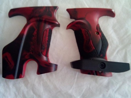Por venta de mi pistola Hammerli X-esse Sport saco a la venta esta empuñadura anatómica para zurdo, son 00