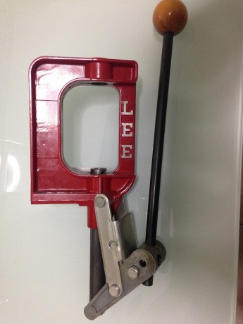 Buenas,
Vendo esta prensa LEE clásica, usada pero en perfecto estado y funcionamiento. No tiene papeles 00