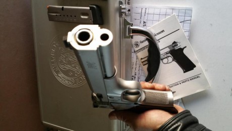    Se vende Pistola S&W Performance center Model 5906 PPC-9 6"   

   Con 3 cargadores.
3 Cachas.
Una 50