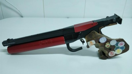 Pistola Feinwerkbau modelo P-34. Muy bien cuidada. 
Destaca por ser una pistola muy precisa y robusta, 02