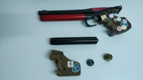 Pistola Feinwerkbau modelo P-34. Muy bien cuidada. 
Destaca por ser una pistola muy precisa y robusta, 01