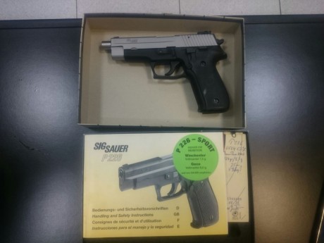 Buenas me dice un amigo que vende este arma,tiene unos 300 disparos,es del año 1998. Esta sin uso, guiada 22