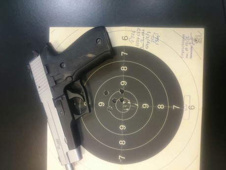 Buenas me dice un amigo que vende este arma,tiene unos 300 disparos,es del año 1998. Esta sin uso, guiada 21