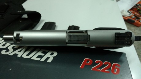 Buenas me dice un amigo que vende este arma,tiene unos 300 disparos,es del año 1998. Esta sin uso, guiada 30