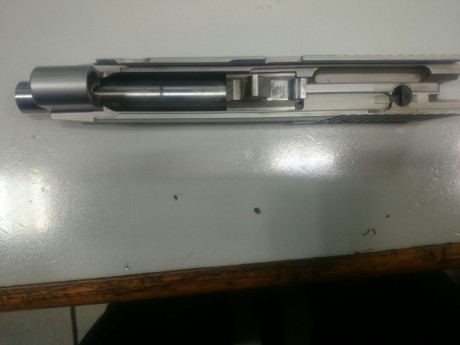 Buenas me dice un amigo que vende este arma,tiene unos 300 disparos,es del año 1998. Esta sin uso, guiada 51