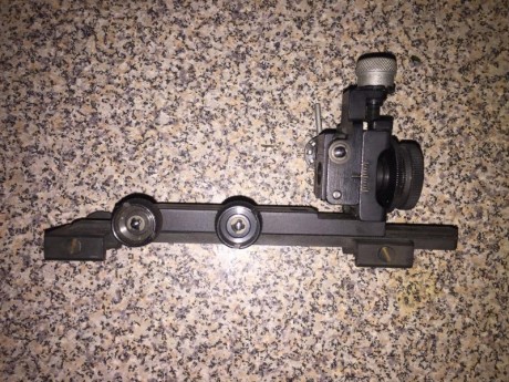 Se vende este diopter, desconozco el modelo porque lo he encontrado haciendo limpieza. 80€. 01