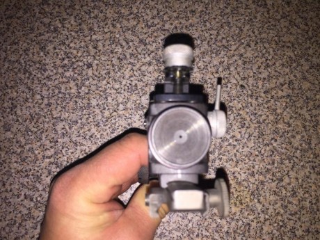 Se vende este diopter, desconozco el modelo porque lo he encontrado haciendo limpieza. 80€. 00
