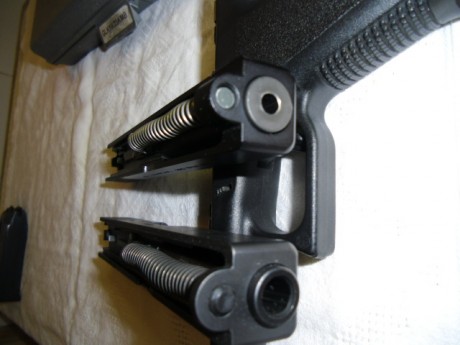 Ambos cañones "espejo". Todos son originales y la pistola no tiene ningun gambio. / trigger 22