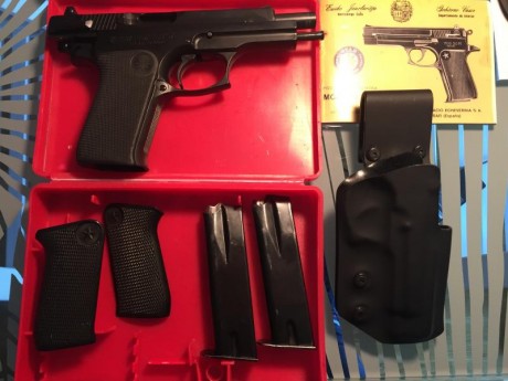 Vendo pistola Star M30, en su caja original, manual, con 3 cargadores y funda para Ipsc, está perfecta, 02