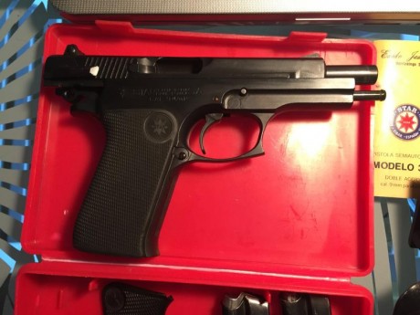 Vendo pistola Star M30, en su caja original, manual, con 3 cargadores y funda para Ipsc, está perfecta, 01