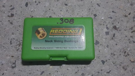 -Redding competition bushing neck sizing die kit (tambien viene el die de cuerpo) 
-3 bushings de titanio 20