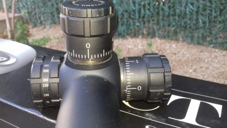   Buenas tardes

Vendo Weaver Tactical 3-15x50 en impecable estado,
tope de gama del fabricante americano.

-Tubo 10