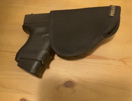 Vendo Glock 26 gen3, en perfecto estado,sin marcas ni arañazos y con apenas 30 disparos. 2 cargadores 01