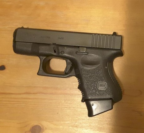 Vendo Glock 26 gen3, en perfecto estado,sin marcas ni arañazos y con apenas 30 disparos. 2 cargadores 00