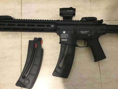 Vendo smith & wesson mp15-22 en perfecto estado tiene 8 meses y está muy poco usada además está equipada 01