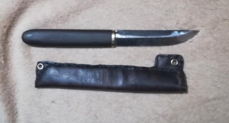 Hola de nuevo. He encabado esta hoja de puukko de 10 cm en madera de abedul.

Buscaba "meter" 02
