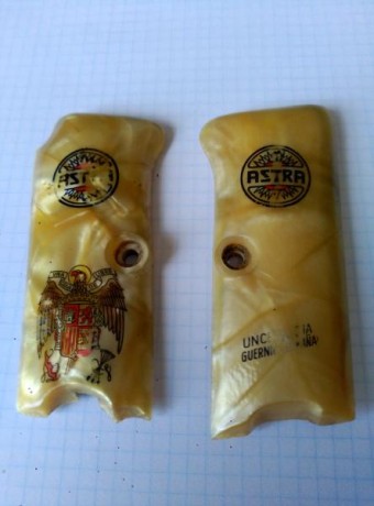 vendo estas joyas 
( Solo quedan las del aguila 120 € 10