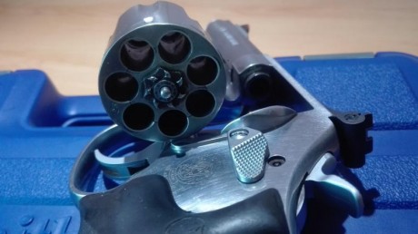 Vendo revolver s&w modelo 620. Precio 500 euros portes incluidos. El arma se encuentra en Asturias 00