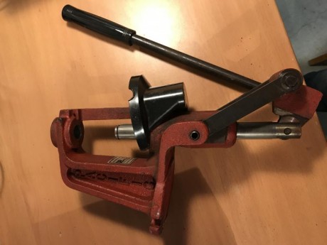 Vendo prensa de recarga Pacific, mono estación, súper robusta, un tanque . Solo la prensa .
60 euros puesta 00