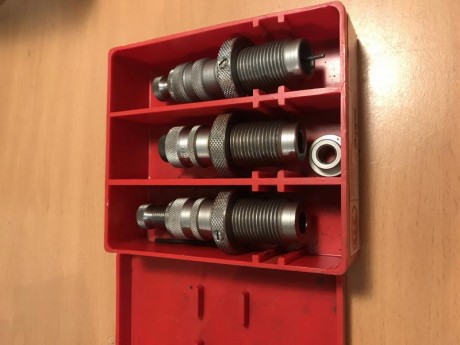 Vendo Dies del .38SPL
Marca CH
Precio puestos en casa en peninsula 45 euros. 01