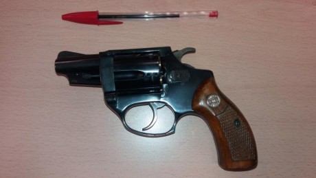 Vendo revólver Astra Cal. 38, buen estado de conservación y en perfecto uso. Pocos disparos y aceptable 00
