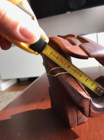 Esta en Alicante capital
Talla S 
Es fija,se puede ajustar con masilla
85€+ portes 31